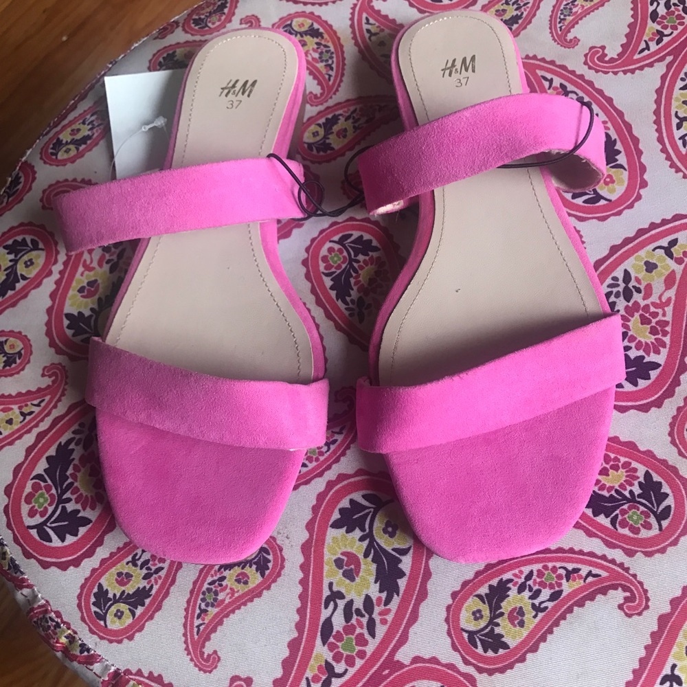 Women's H&M slide in Fuchsia summer flats.